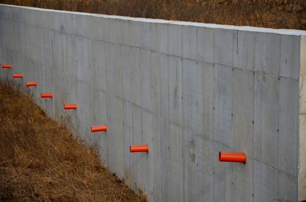 Cost of Retaining Wall Drainage in Flint